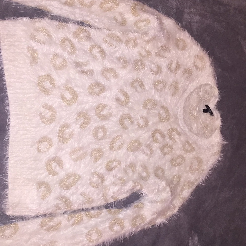 Ladies sweater